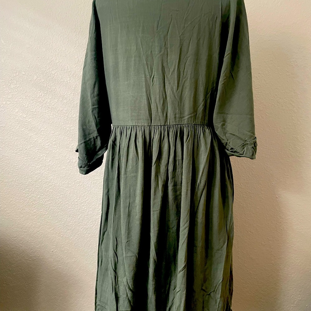 Green Flowy Dress - Picture 2 of 2